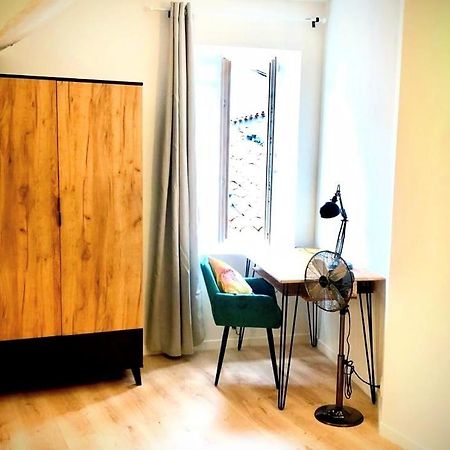 Une Maison Design Dans Le Centre Ville 富瓦 外观 照片